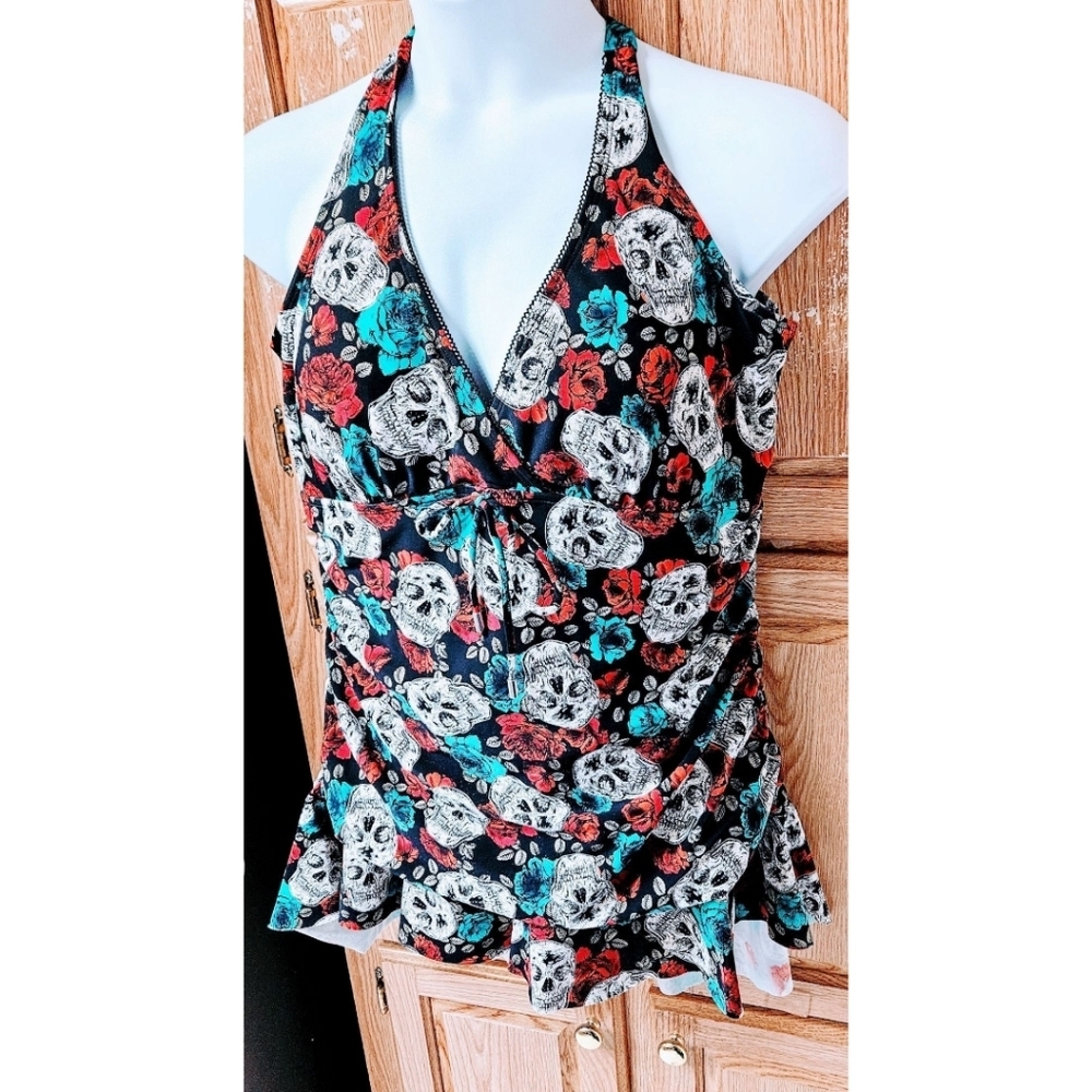 TORRID 3X Vintage Gothic Multi-Color 🌹 SKULL Printl Extra Long Ruched Swim Top - Picture 8 of 16